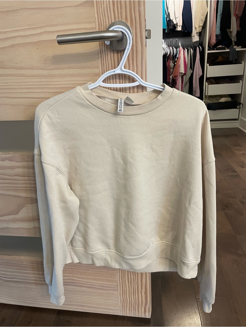 H&M Cozy Cream Crewneck Sweater - medium